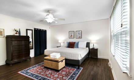 How to Use Mirrors to Make a Room Feel Bigger